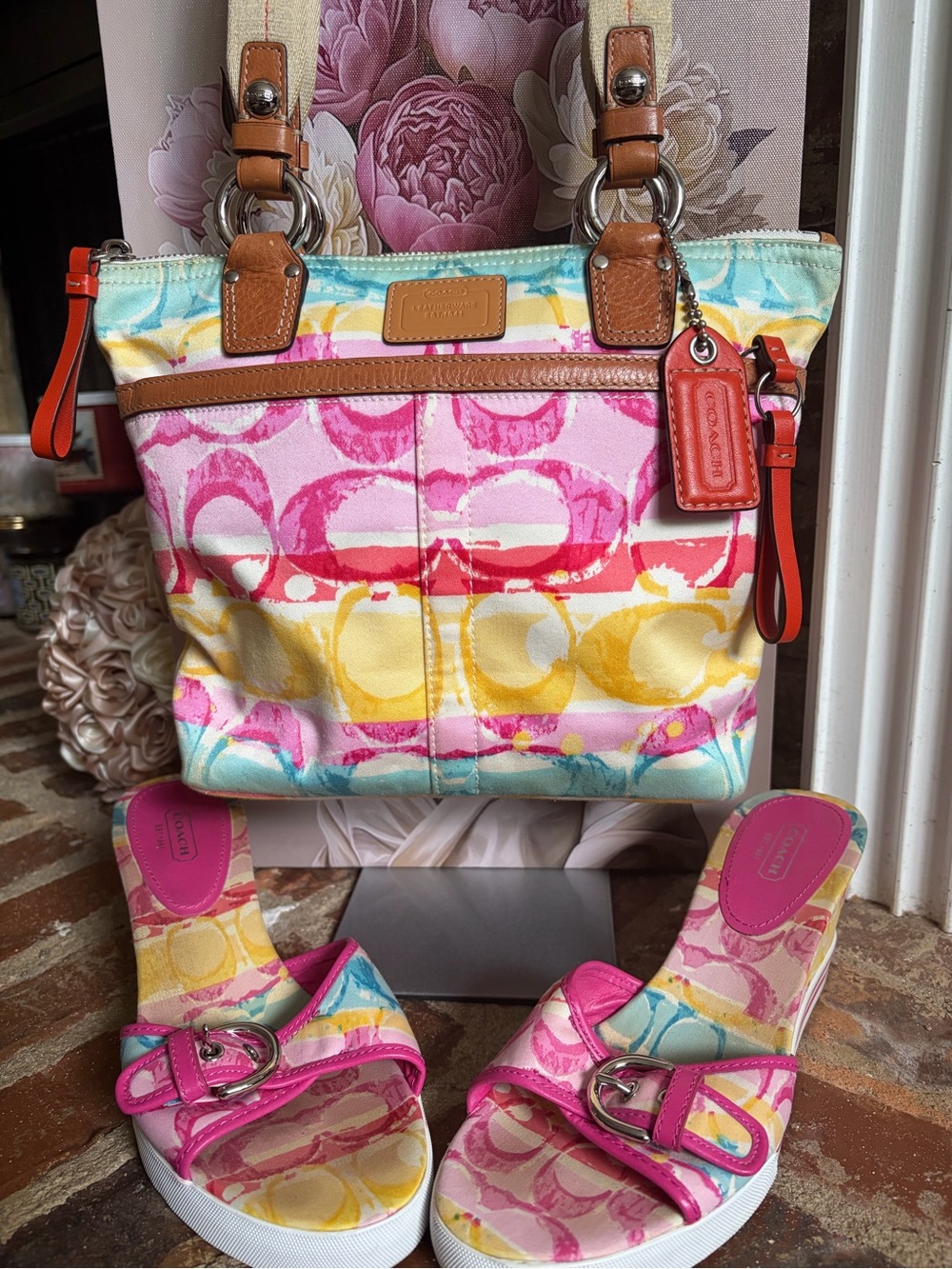 Coach Hamptons Weekend tote ft. a multicolored watercolor canvas w/ Shoes - Picture 2 of 15